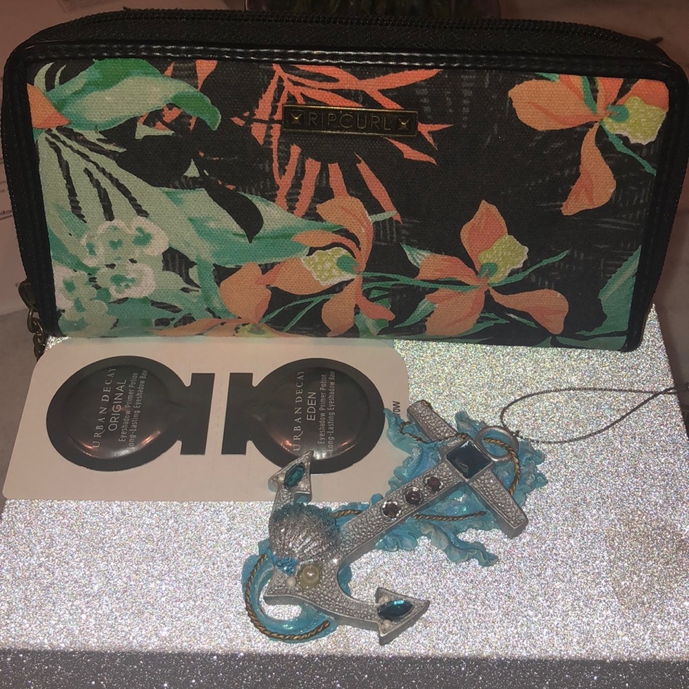 RIP CURL Wallet with bonus gifts!🎄🎁🎄🎁